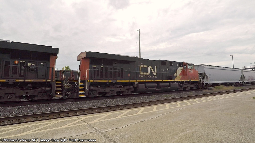 CN 2255